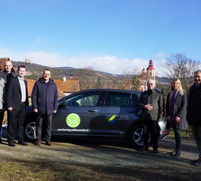 Carsharing im Naturpark Pöllauer Tal vor der Kamera